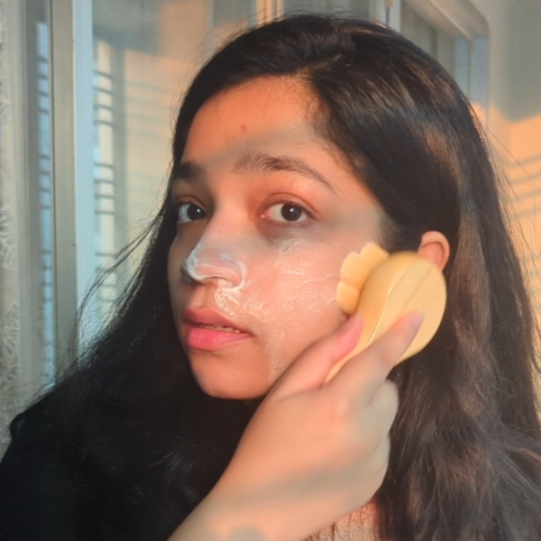 Wooden cleansing brush texture